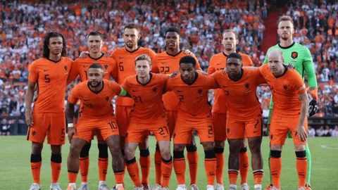 隆戈：卡拉布里亚无缘加拉塔萨雷，与斯特拉斯堡和罗马无谈判接触